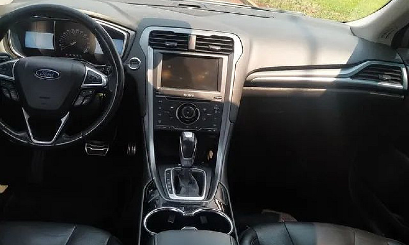 Ford Fusion Titanium...