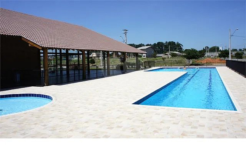 Casa Com 3 Quartos À...