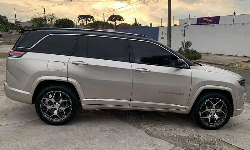Jeep Commander Overl...