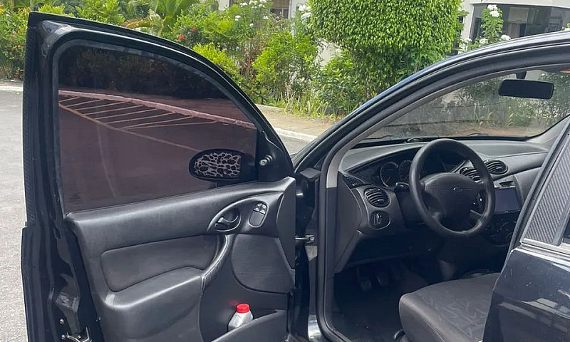 Ford Focus 1.6 S/Se/...