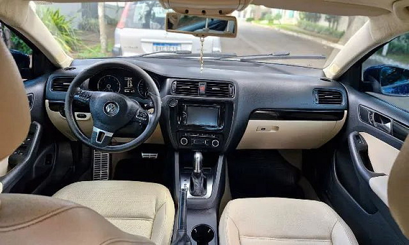 Volkswagen Jetta Com...