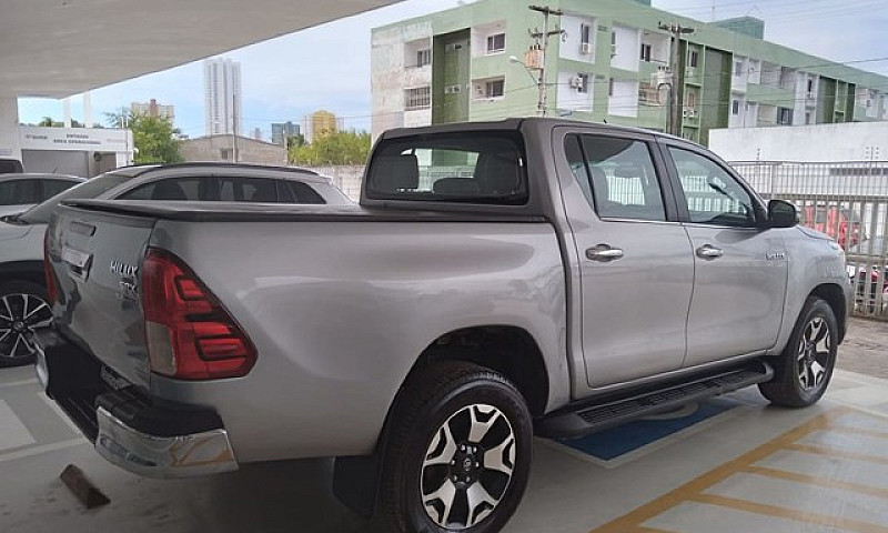 Toyota Hilux 2.8 Srx...