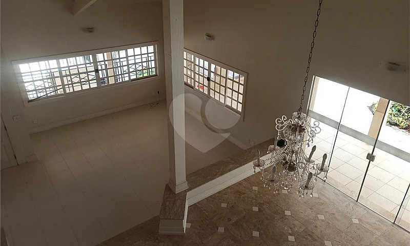 Casa Com 6 Quartos À...