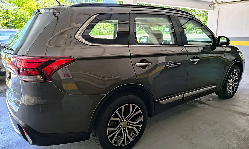 Mitsubishi Outlander...