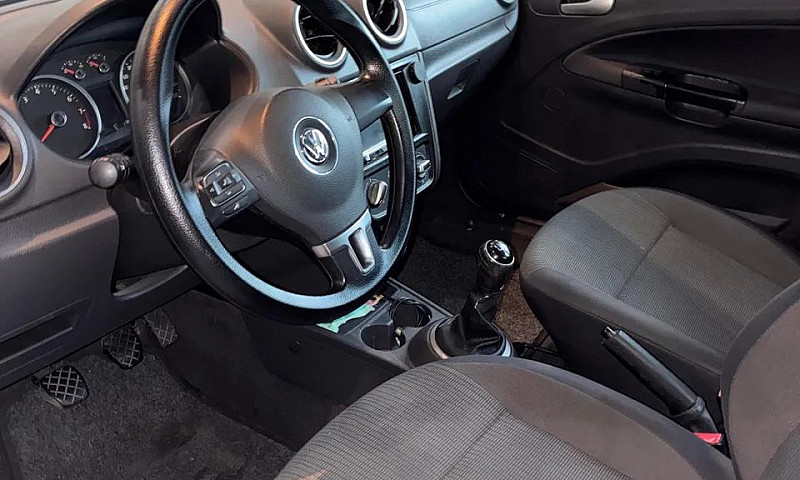Volkswagen Voyage 1....