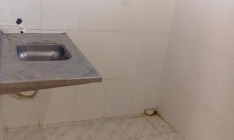 Itapuã Casa Primeiro...