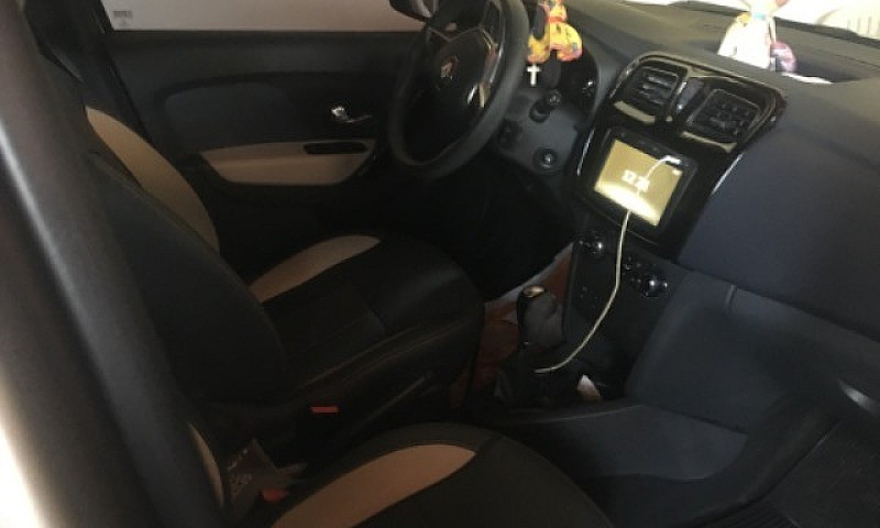Carro Stepway Iconic...