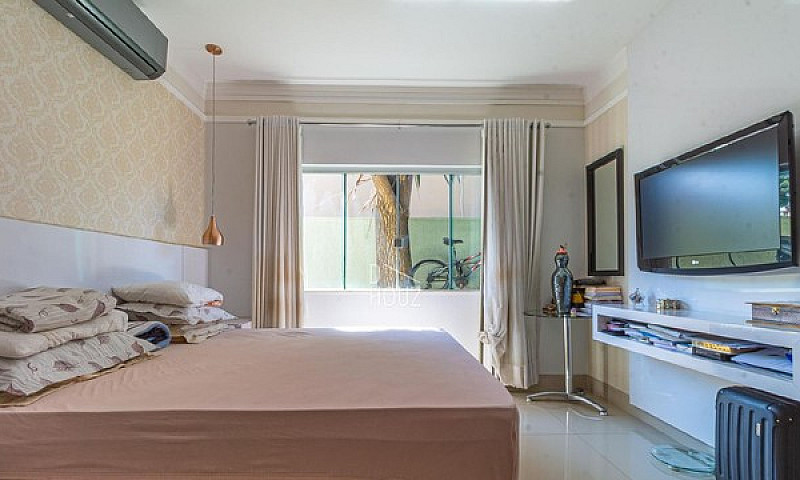 Casa Com 3 Suítes À ...