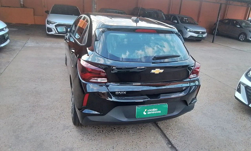 Chevrolet Onix Hatch...