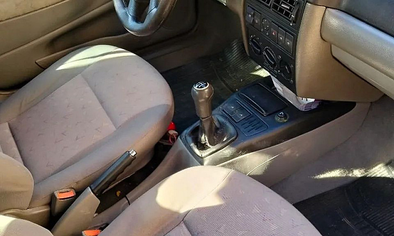 Volkswagen Santana 2...