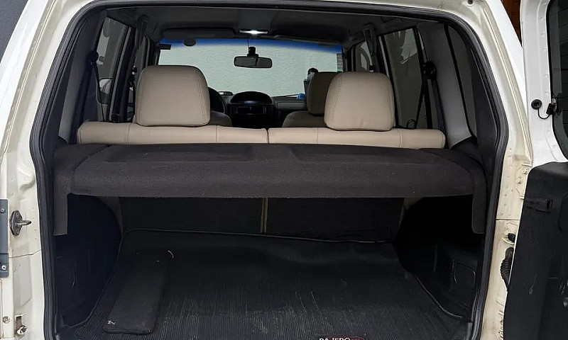 Mitsubishi Pajero Tr...