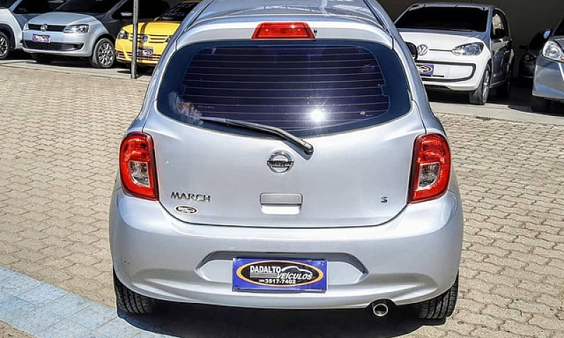 Nissan March S 1.0 2...