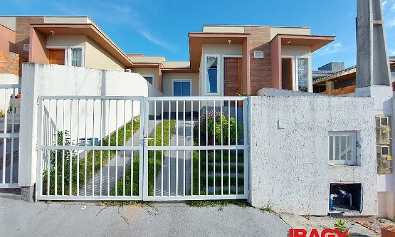 Palhoça - Casa Padrã...