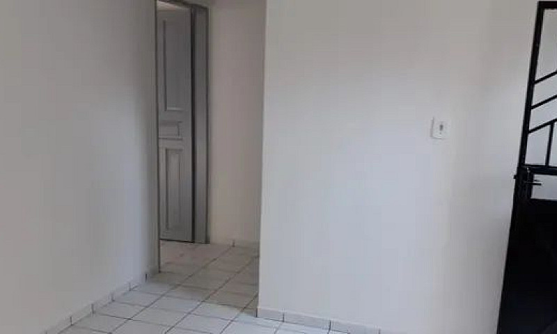 Aluga-Se Apartamento...