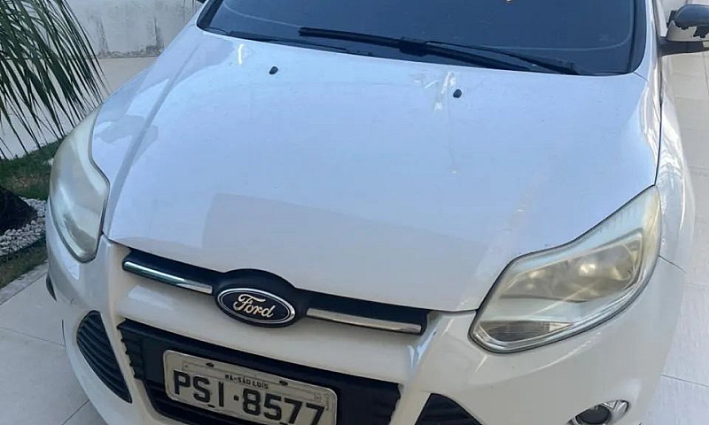 Ford Focus Sedan 2.0...