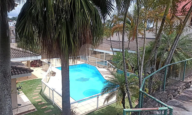 Casa Com 6 Quartos À...