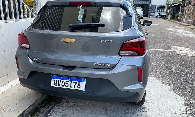 Chevrolet Onix Hatch...