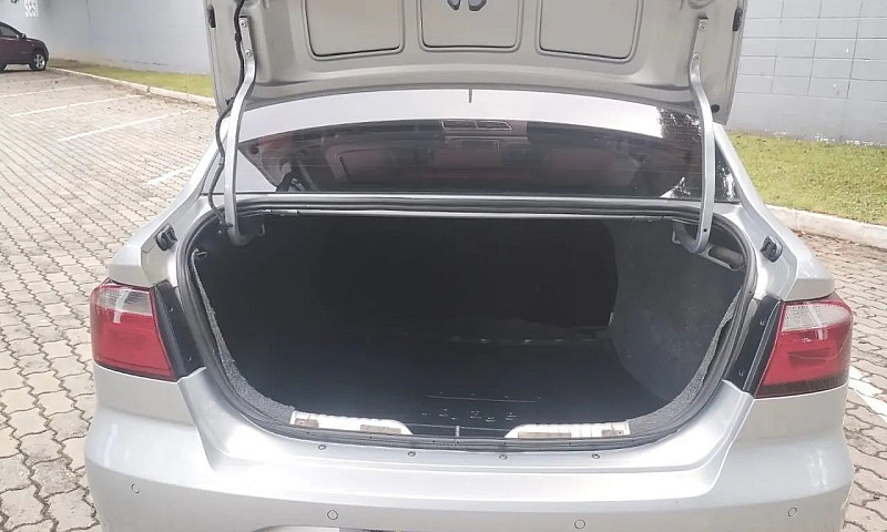 Volkswagen Voyage 1....