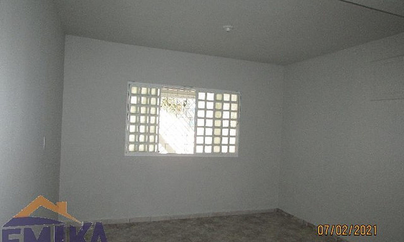 Casa Com 2 Quarto(S)...