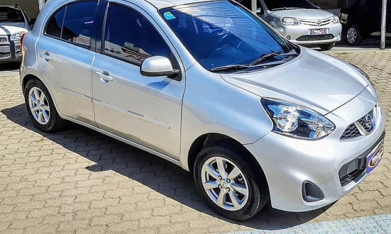 Nissan March S 1.0 2...