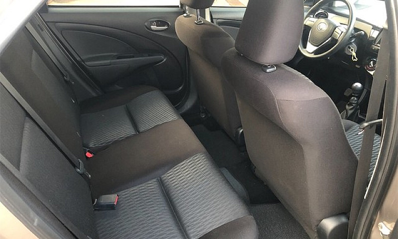 Toyota Etios 1.5 X P...