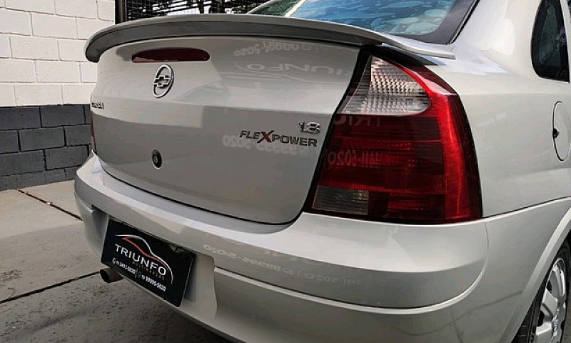 Chevrolet Corsa Seda...