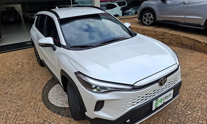 Toyota Corolla Cross...