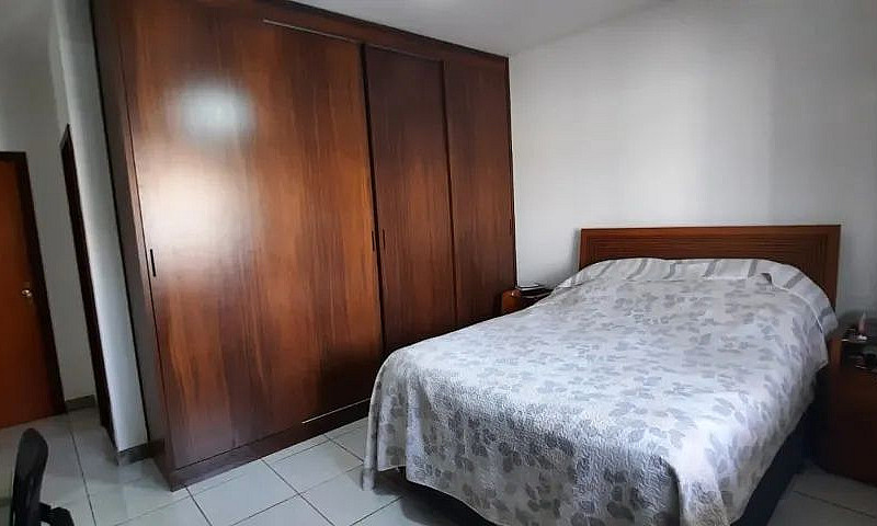 Casa À Venda Com 3 Q...