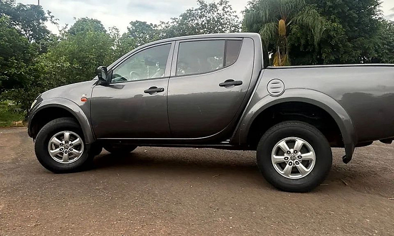 Mitsubishi L200 Trit...