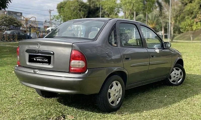 Chevrolet Corsa Seda...