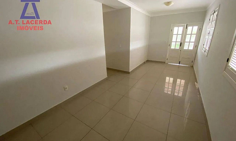 Casa Com 3 Dormitóri...