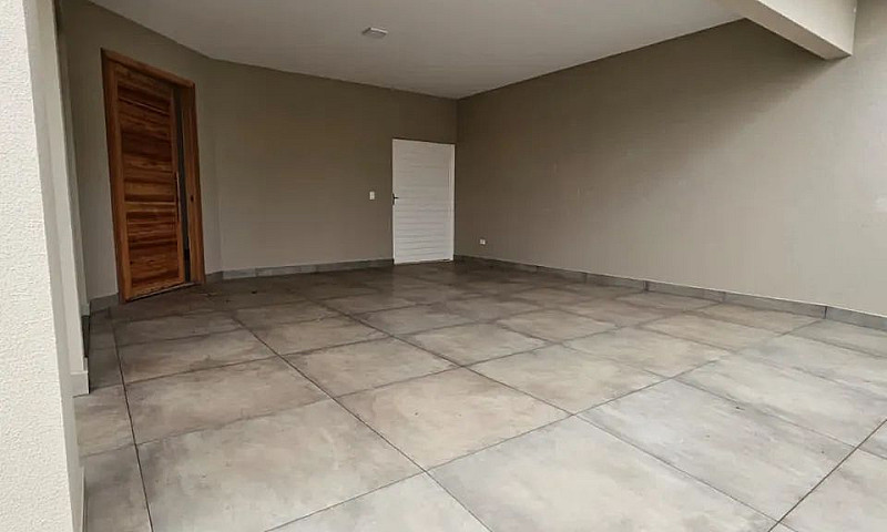 Vende-Se / Casa Nova...