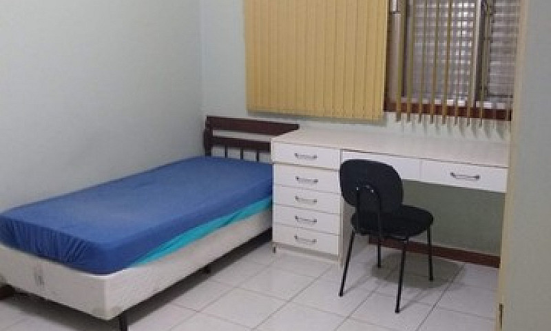 Quarto Estudante Por...