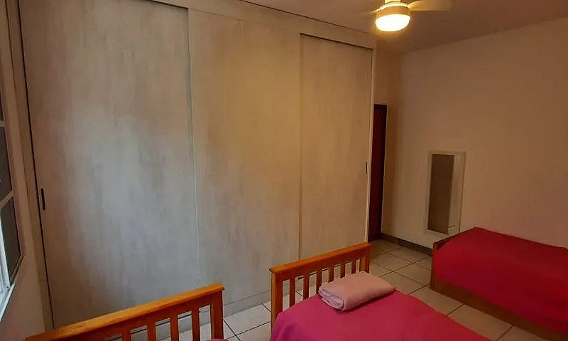 Casa À Venda Com 3 Q...
