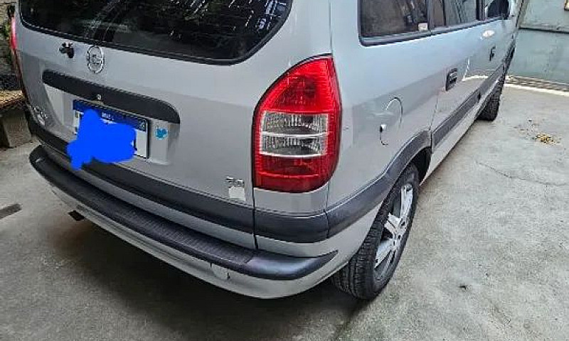 Chevrolet Zafira Com...