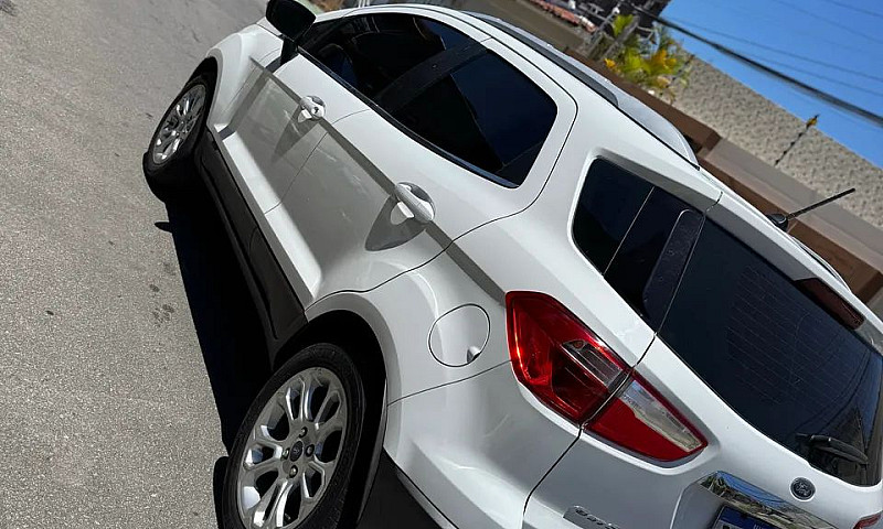 Ford Ecosport Titani...