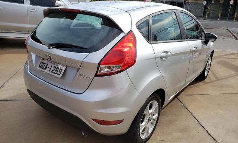 Ford New Fiesta Se 1...