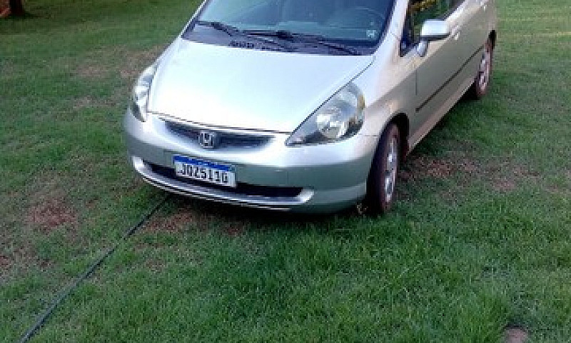 Vendo Um Honda Fit 2...