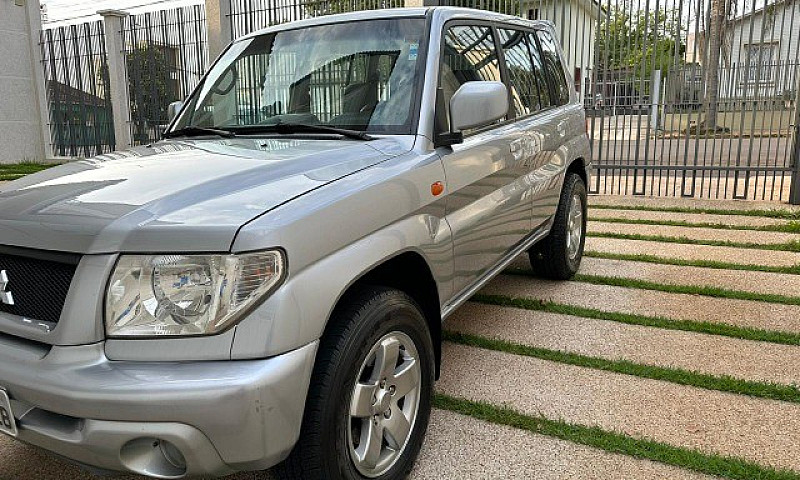 Mitsubishi Pajero Tr...