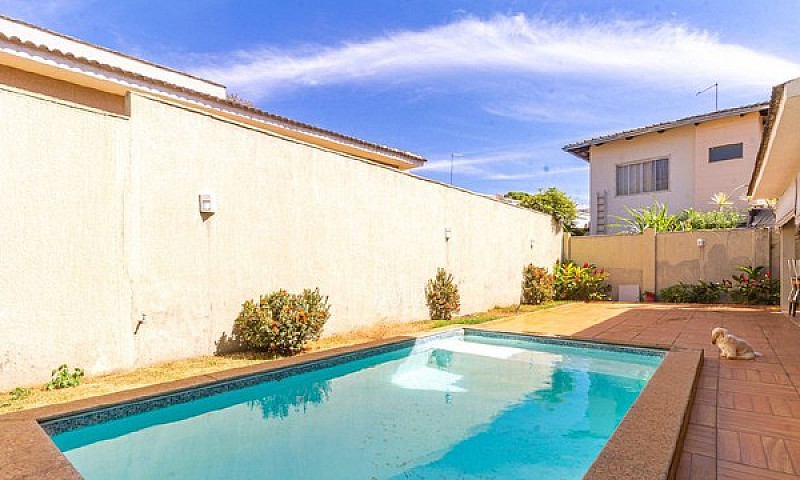 Casa Com 3 Suítes À ...