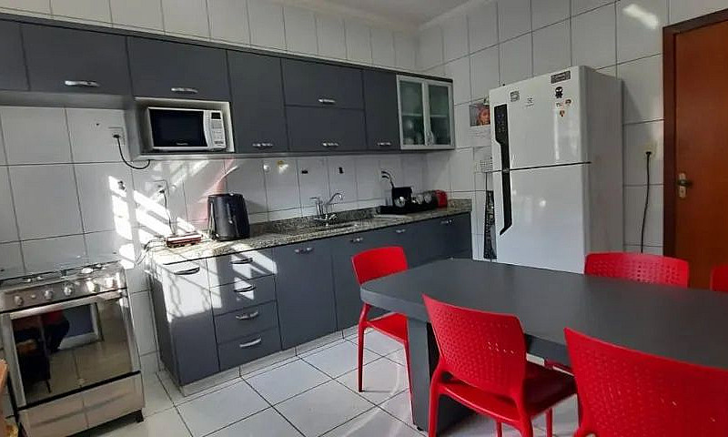 Casa À Venda Com 3 Q...