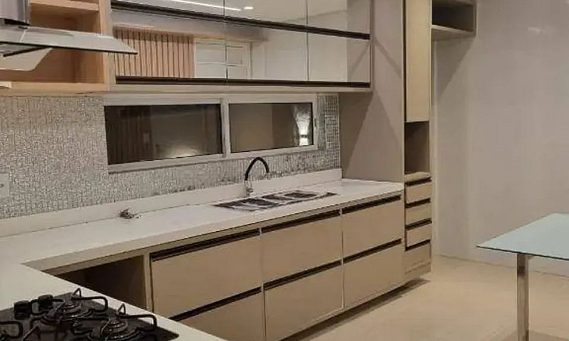 Casa Com 4 Dormitóri...