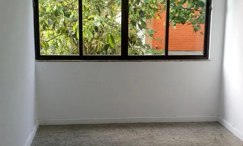 Alugo Casa 3 Quartos...