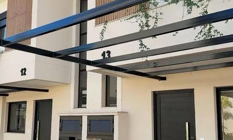 Casa Com 2 Dormitóri...