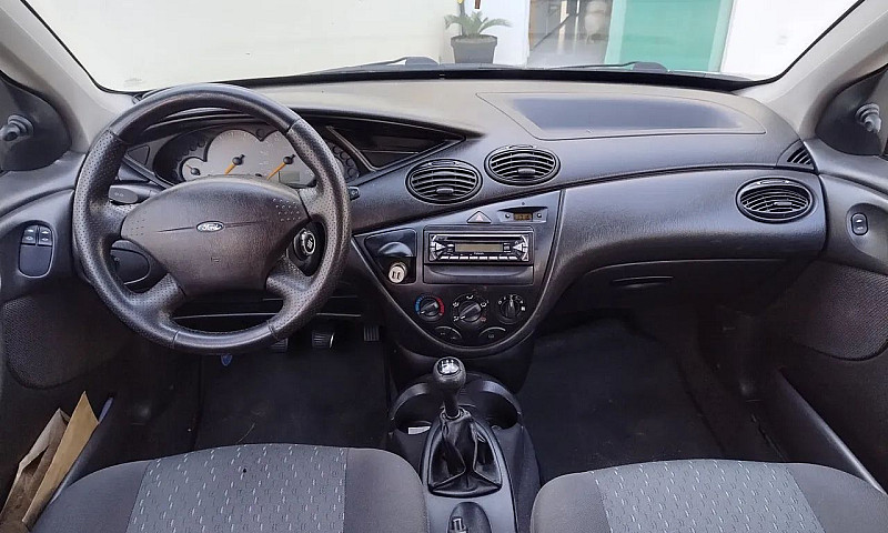 Ford Focus 1.6 S/Se/...