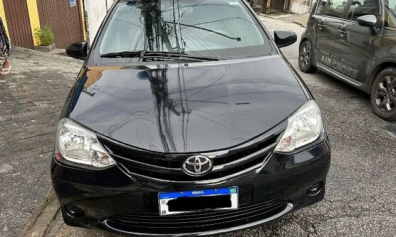 Toyota Etios X 1.3 F...