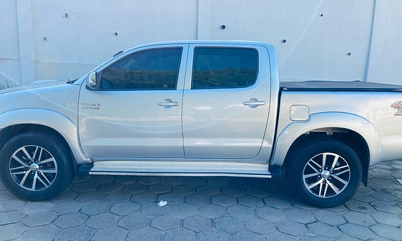 Hilux Srv 3.0 At 201...