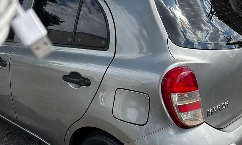 Nissan March S 1.0 1...