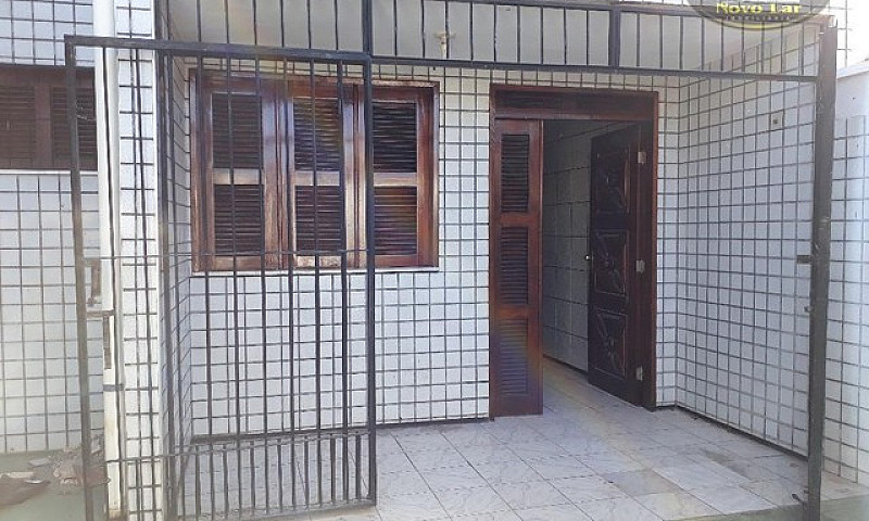 Casa Com 2 Dormitóri...