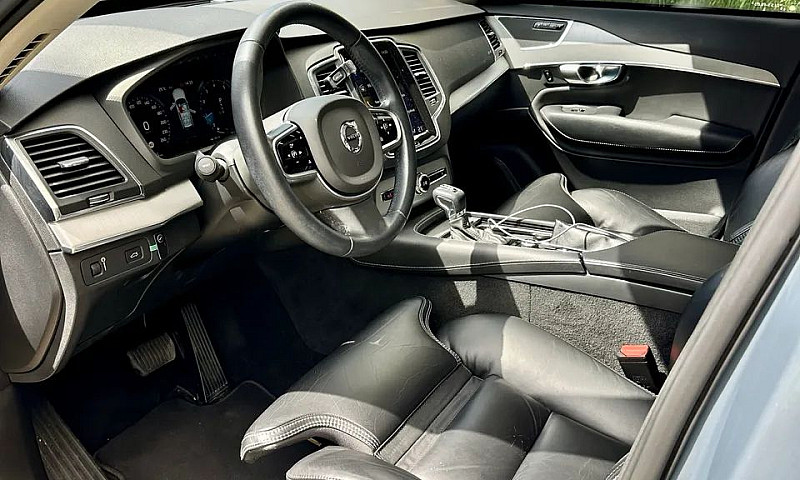 Volvo Xc 90 T-6 Mome...